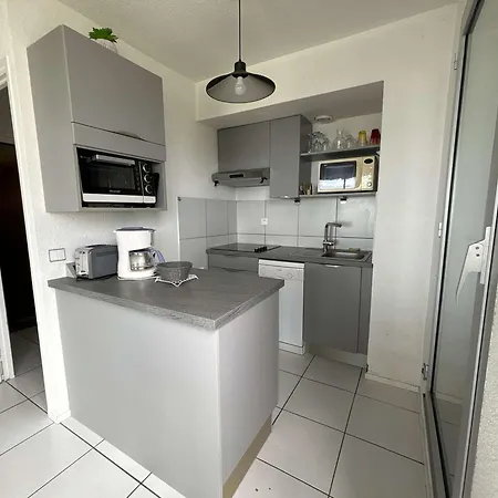 Apartment A Royan, Proche Plage, 2 Et Balcon - Fr-1-494-75