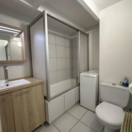 Apartment A Royan, Proche Plage, 2 Et Balcon - Fr-1-494-75